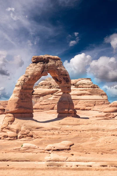 Delicate Arch as seen from lower point of view at sunset, Arches — Stock Photo, Image