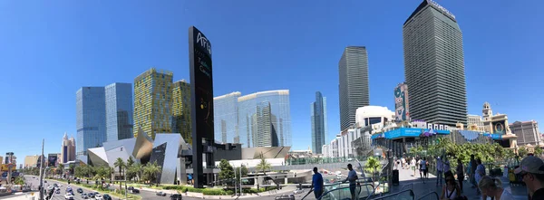 Las Vegas, NV-27. června 2019: panoramatický výhled na městské budovy — Stock fotografie