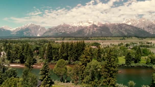 Panoramic Aerial Footage Grand Teton Peaks Landscape Snake River — Stockvideo