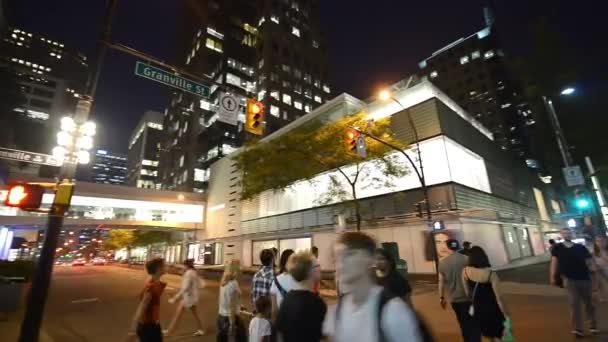 Filmati Persone Che Camminano Sulla Strada Della Città Vancouver Notte — Video Stock