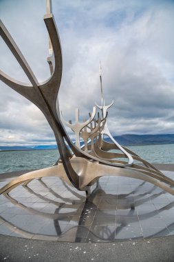 Bulutlar ile Güneş Voyager anıt, Reykjavik şehrin dönüm noktası
