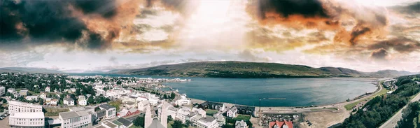 Vista aérea panorámica de la ciudad de Akureyri en Islandia —  Fotos de Stock