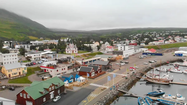 Kuzey İzlanda Husavik liman havadan görünümü, şehir fam olduğunu — Stok fotoğraf