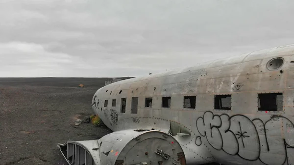 Vrak letadla solheimasandur, Island. Letecký stropní pohled na vzduch — Stock fotografie