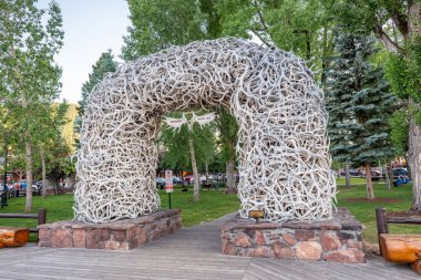 Jackson Hole, Wy - 12 Temmuz 2019: Elk Boynuzları'nın Tow'da kapatılması