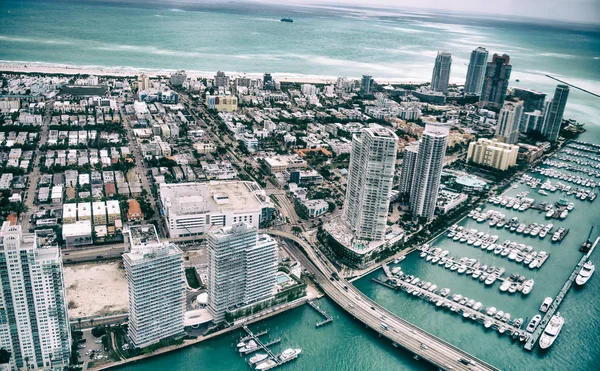 Södra Pointe Park och byggnader, Miami från luften — Stockfoto