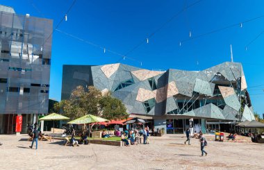 Melbourne, Avustralya - 10 Ekim 2015: İnsanlar Federasyonu ziyaret edin