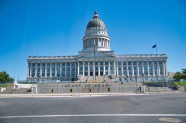 Utah Capitol Binası güneşli bir yaz gününde, Salt Lake City