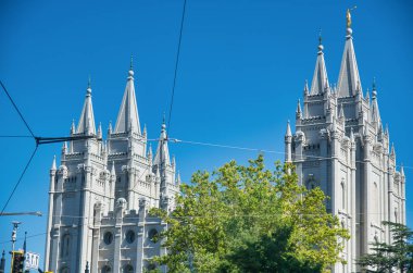 Güzel bir yaz gününde Salt Lake Tapınağı, Ut