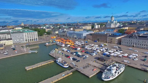 芬兰夏季赫尔辛基港口和城市景观的鸟瞰图 — 图库照片
