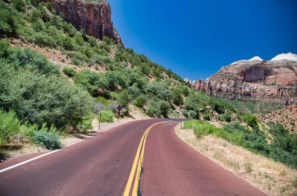 Zion nationalpark röd väg, Utah — Stockfoto