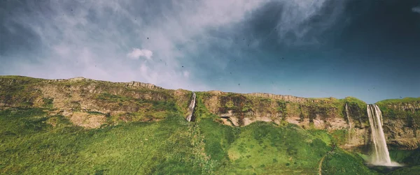 Seljaland vízesés, más néven Seljalandsfoss, panoráma légi kilátás — Stock Fotó