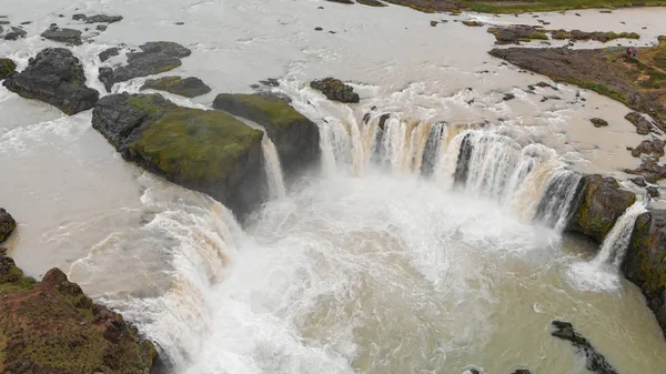Mäktiga vattenfall på Island, Europa — Stockfoto