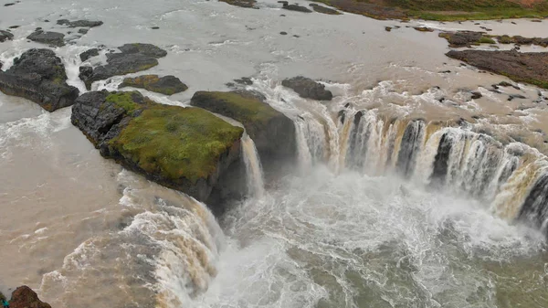 Vista aérea de Godafoss Cachoeiras com o poder da água, Icel — Fotografia de Stock