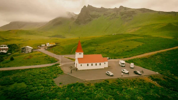 VIK I Myrdal widok z lotu ptaka z wybrzeża miasta, Icelan — Zdjęcie stockowe