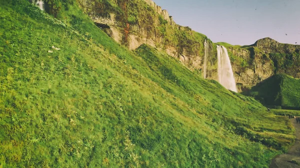 Seljaland vattenfall på en solig sommardag, Island — Stockfoto