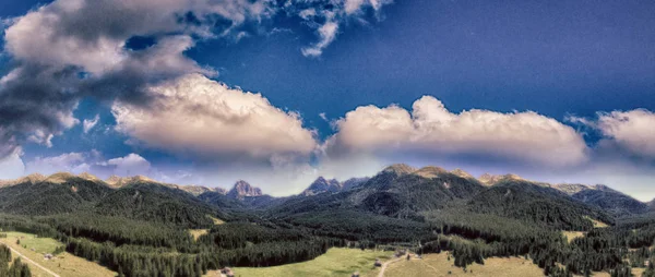 Val Visdende, Włochy. Piękny widok z lotu ptaka na Dolomity — Zdjęcie stockowe