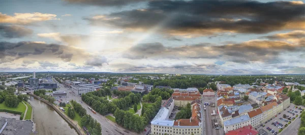 Panoramic sunset aerial view of Tartu skyline in summer season, — Stock Photo, Image