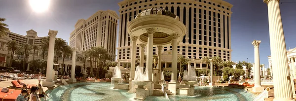 Las Vegas-27. června 2019: panoramatický pohled na fondy Caesara Palace — Stock fotografie