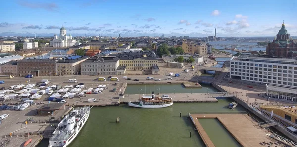 Panoramatický letecký pohled na helsinské Panorama z městského přístavu — Stock fotografie