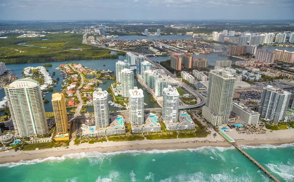 Aerial view of Collins Avenue and Buildings, Eastern Shores, Mia — Stock Photo, Image