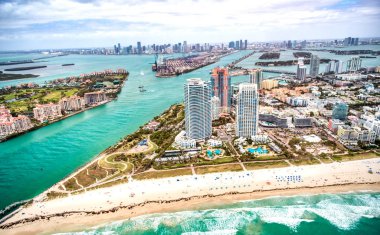 South Pointe Park ve Fisher Island ile binalar, Miami t