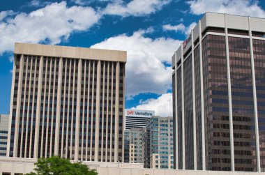 Denver, Co - 3 Temmuz 2019: Güzel bir yaz da şehir silueti