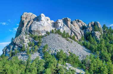 Harika bir yaz gününde Mount Rushmore amazing görünümü, Güney 
