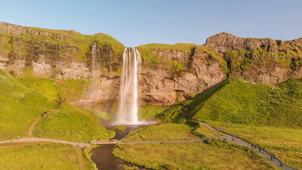 Seljaland vízesések egy napsütéses nyári napon, Izland — Stock Fotó