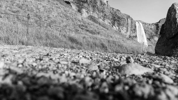 Seljaland Waterfall, alias Seljalandsfoss, vista aérea en un soleado — Foto de Stock