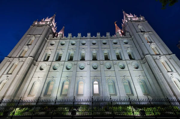 Salt Lake City Temple 's nachts, Utah — Stockfoto