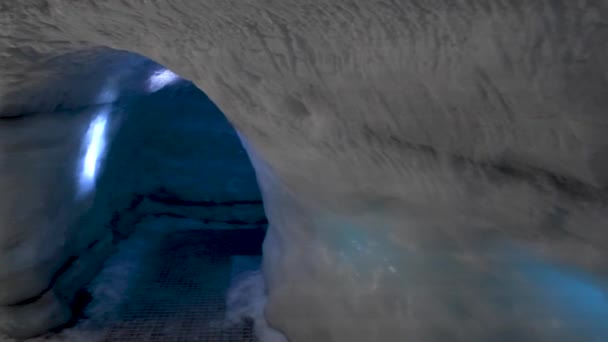 Aufnahmen Aus Dem Inneren Der Eishöhle Eishotel — Stockvideo