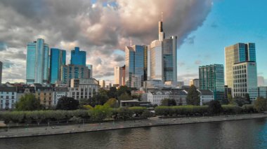 Frankfurt / Ana Skyline Aerial Drone Shot At Sunset, t boyunca görünümü