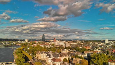 Frankfurt / Ana Skyline Aerial Drone Shot At Sunset, t boyunca görünümü