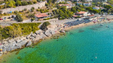 En ünlü El biri olan Cavoli Plajı'nın panoramik havadan görünümü