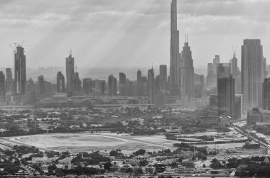 Helikopterden Dubai şehir silueti