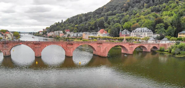 Heidelberg skyline vista aerea da drone, Ponte delle Catene e la città — Foto Stock