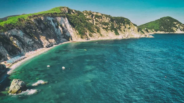 Panoramautsikt över Sansone Beach, en av de mest kända E — Stockfoto