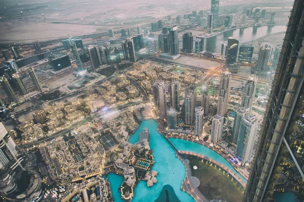 市区迪拜黄昏的鸟瞰图 — 图库照片