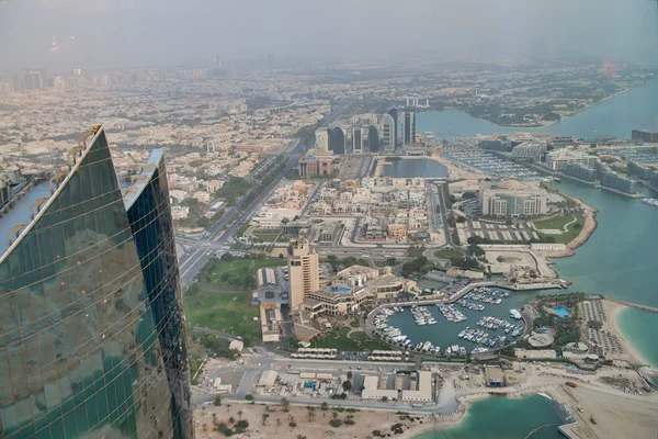 Vista aérea del horizonte moderno de la ciudad con el rey Abdullah Bin Abdula —  Fotos de Stock