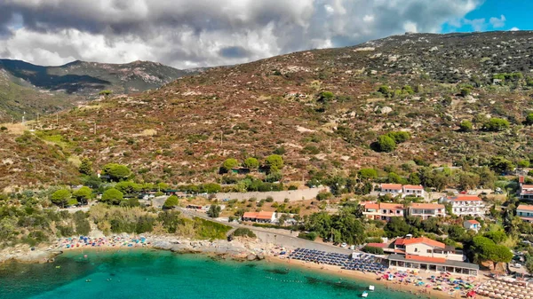 Pláž Cavoli, ostrov Elba. Panoramatický pohled na krásný co — Stock fotografie