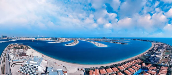 Letecký panoramatický pohled na Palm Jumeirah v Dubaji. Sjednocená A — Stock fotografie