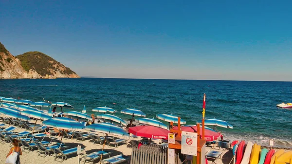 Strand von sansone, Insel Elba. Luftaufnahme der schönen Küste o — Stockfoto