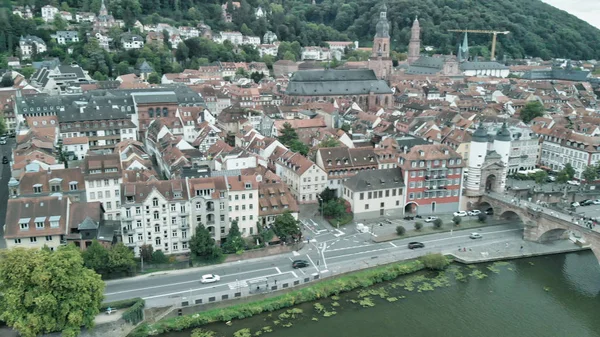 Heidelberg Aerial View, Németország. Drone repülés mentén Lánchíd — Stock Fotó