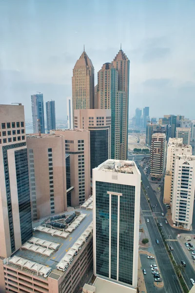 Luchtfoto van de skyline van al DANAH district in Abu Dhabi, Verenigde AR — Stockfoto