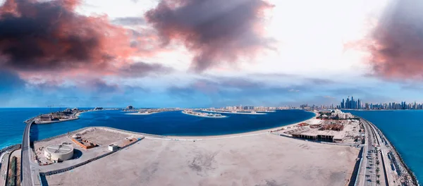 Дубай Палм Джумейра. Вид с воздуха на Дубай в сумерках, ОАЭ — стоковое фото