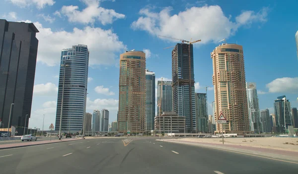 ДУБАЙ, ОАЭ - ДЕКАБРЬ 2016: Внешний вид современного городского строительства — стоковое фото