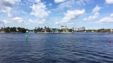 Miami şehir adaları arasındaki kanalın görüntüleri