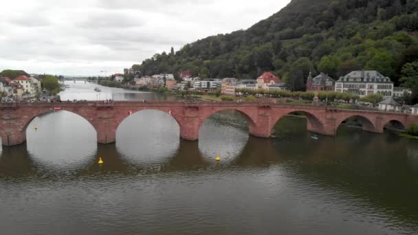 Heidelberg Skyline Εναέρια Πλάνα Από Drone Chain Bridge Και Ορίζοντα — Αρχείο Βίντεο