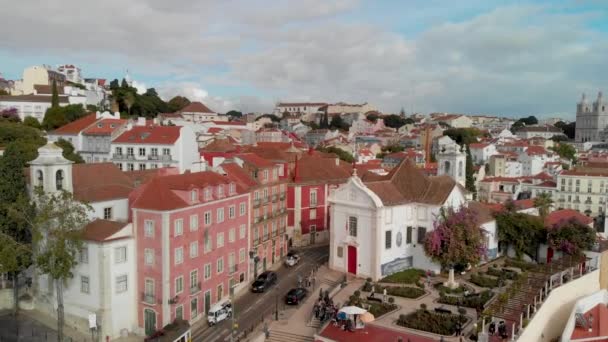 Metraje Aéreo Ciudad Lisboa Con Casas Coloridas — Vídeos de Stock